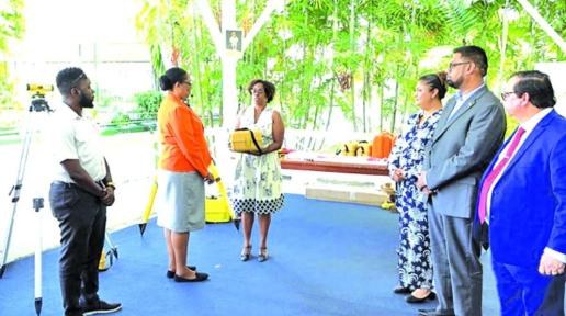 Handing over of land surveying eqiupment