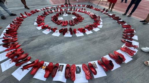 A circle of red shoes.