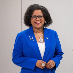 A photo of a woman.